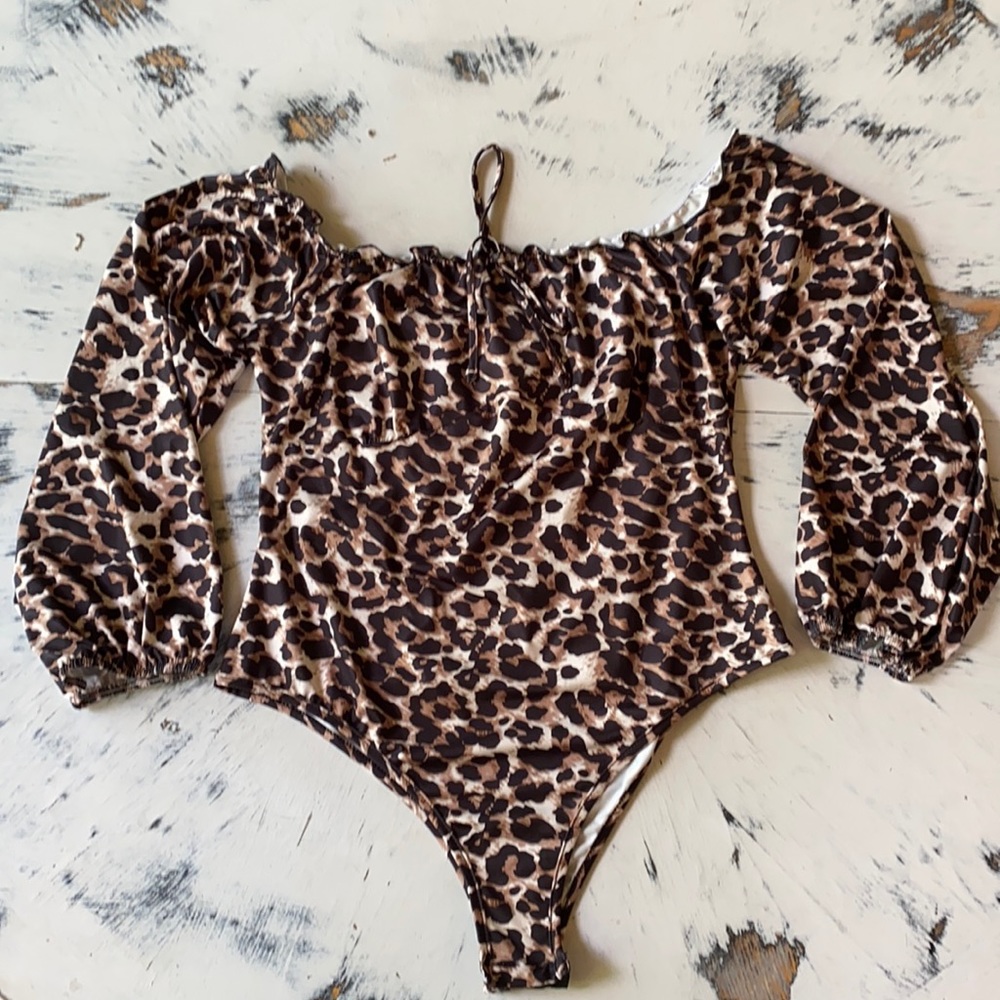Never worn SHEIN bodysuit leopard print